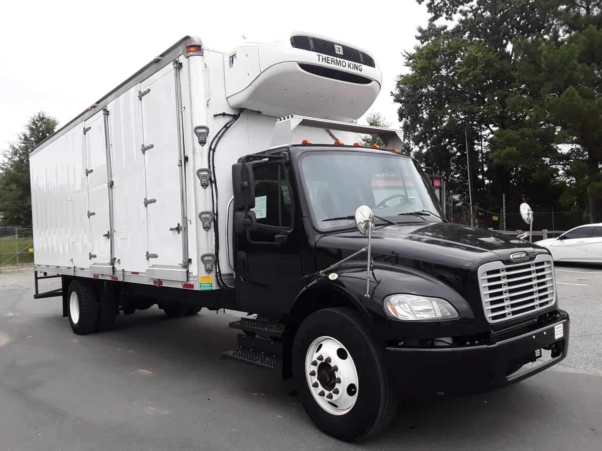 2018 Freightliner M2 106 - image 3