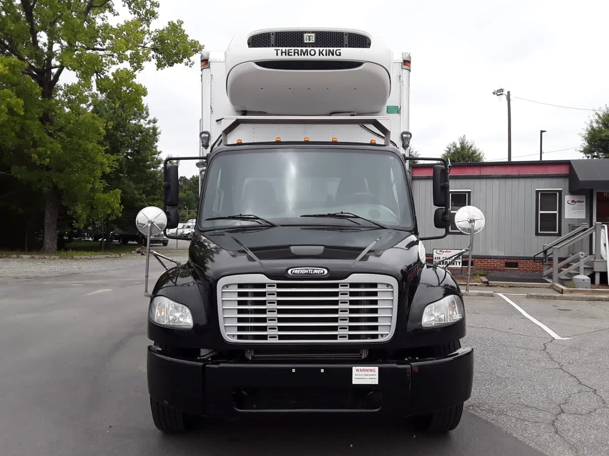 2018 Freightliner M2 106 - image 2