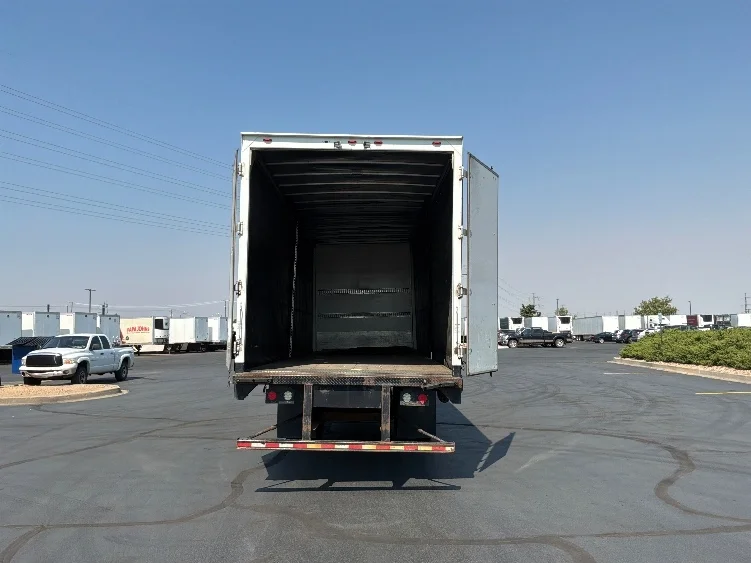 2020 Hino 268 in Aurora, CO — photo 8