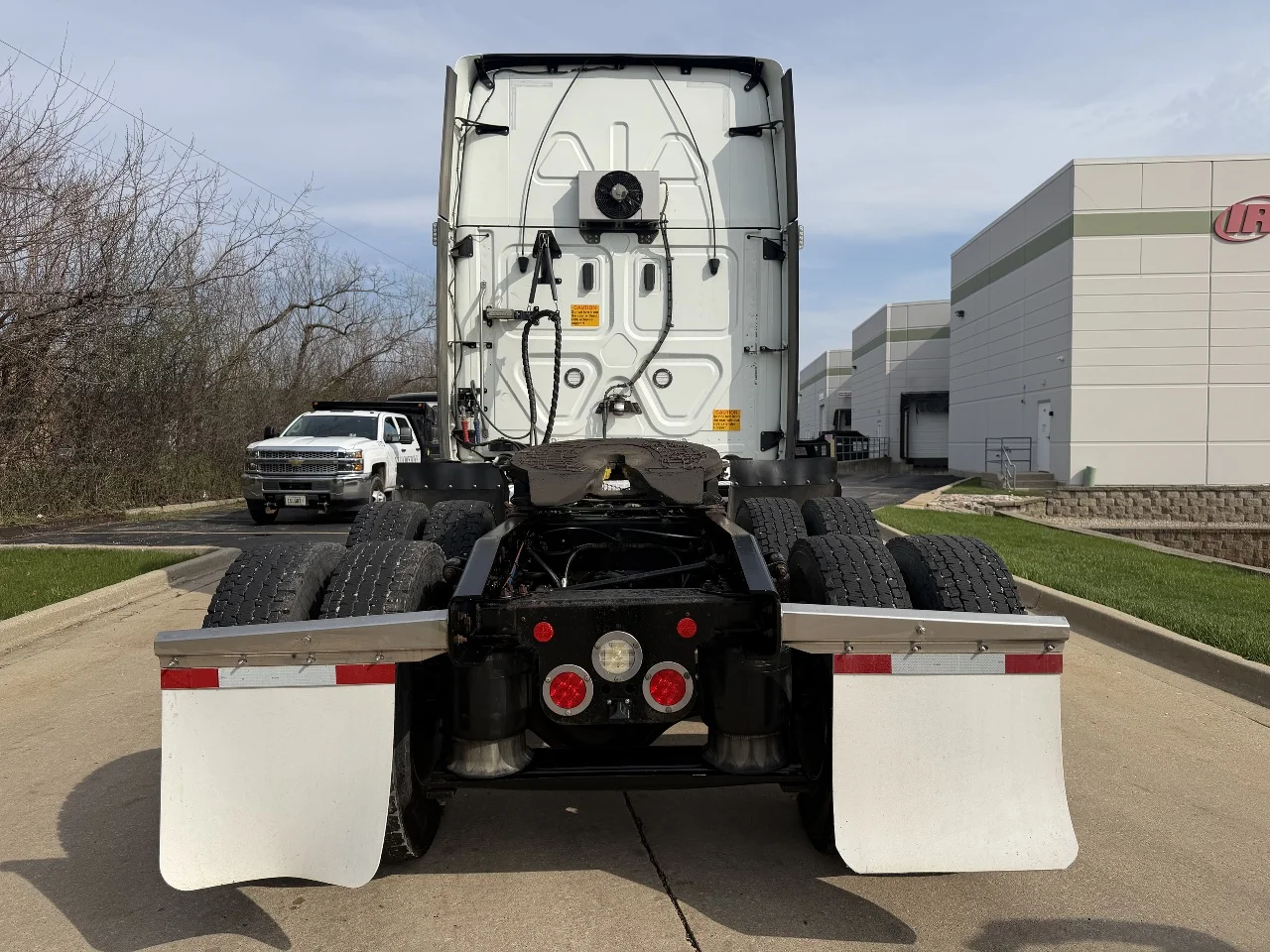 2023 Freightliner Cascadia - image 11