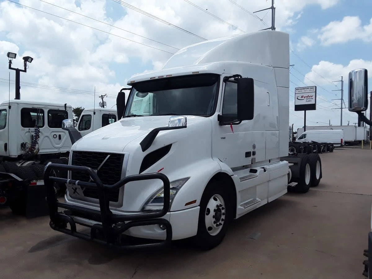 2020 Volvo VNR 640 in Dallas, TX