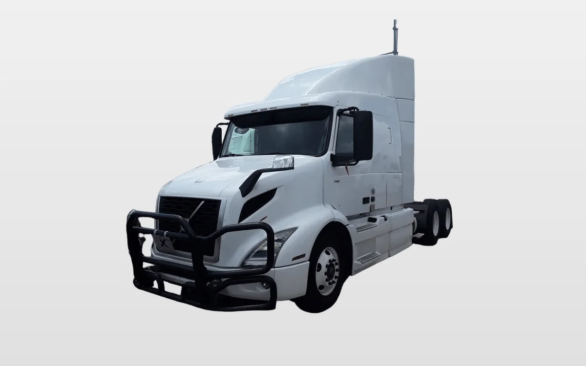 2020 Volvo VNR 640 - image 1