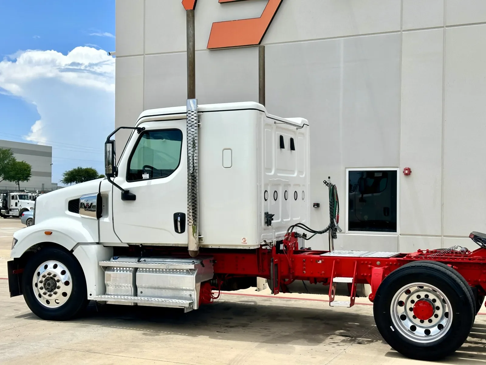 2024 Western Star 49X in Hutchins, TX — photo 8