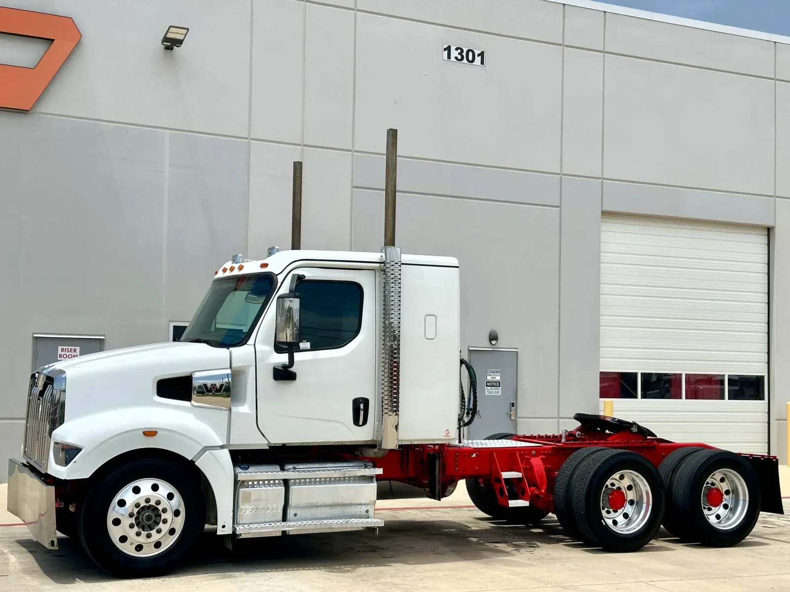 2024 Western Star 49X in Hutchins, TX — photo 2