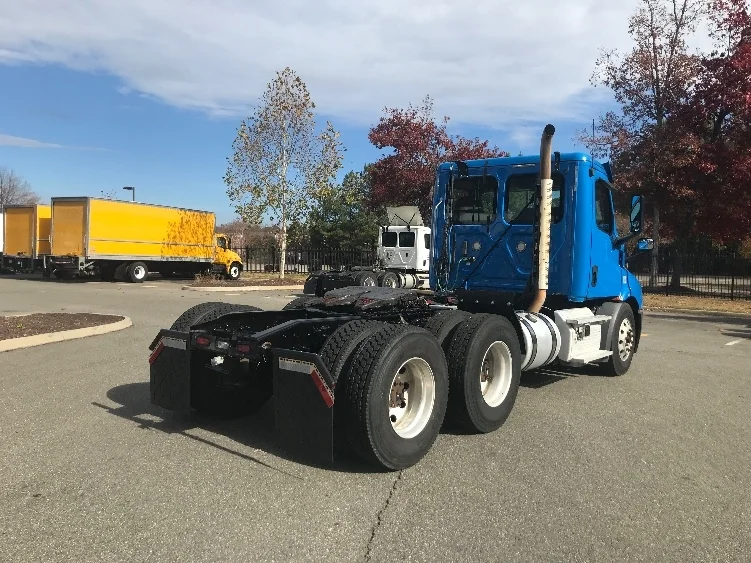 2019 Freightliner Cascadia in Prince George, VA — photo 7