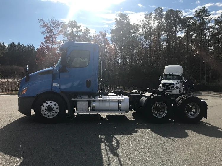 2019 Freightliner Cascadia in Prince George, VA — photo 4
