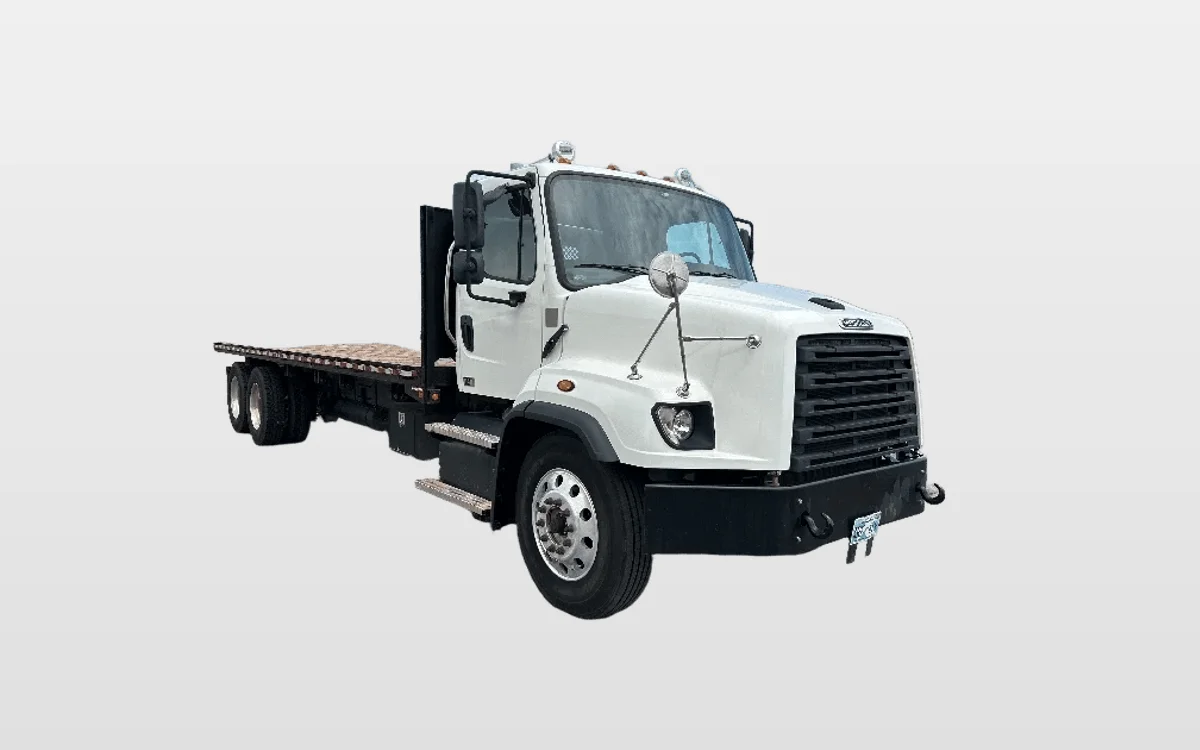 2020 Freightliner 114SD - image 1