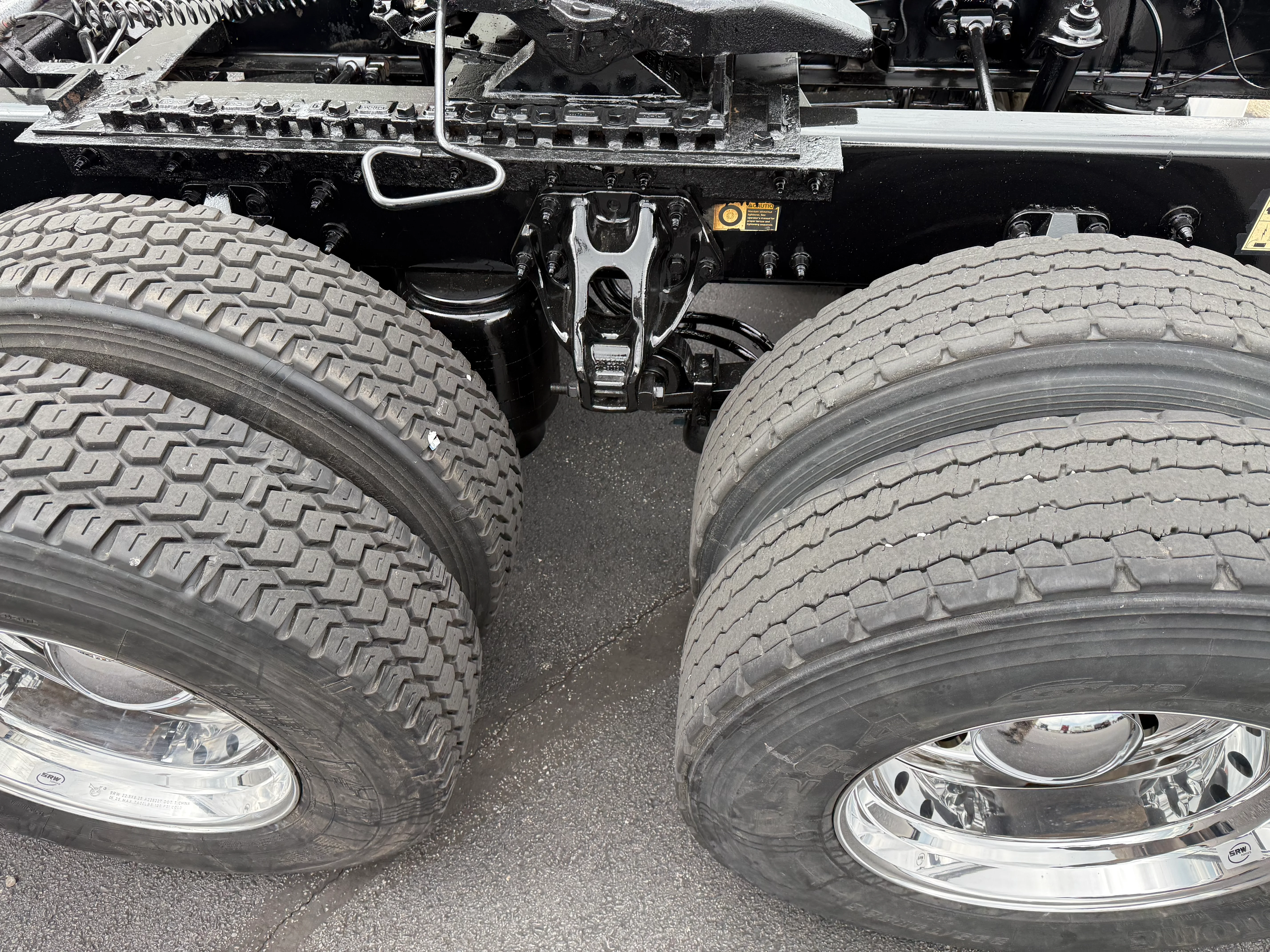 2021 Peterbilt 579 in Cincinnati, OH — photo 12