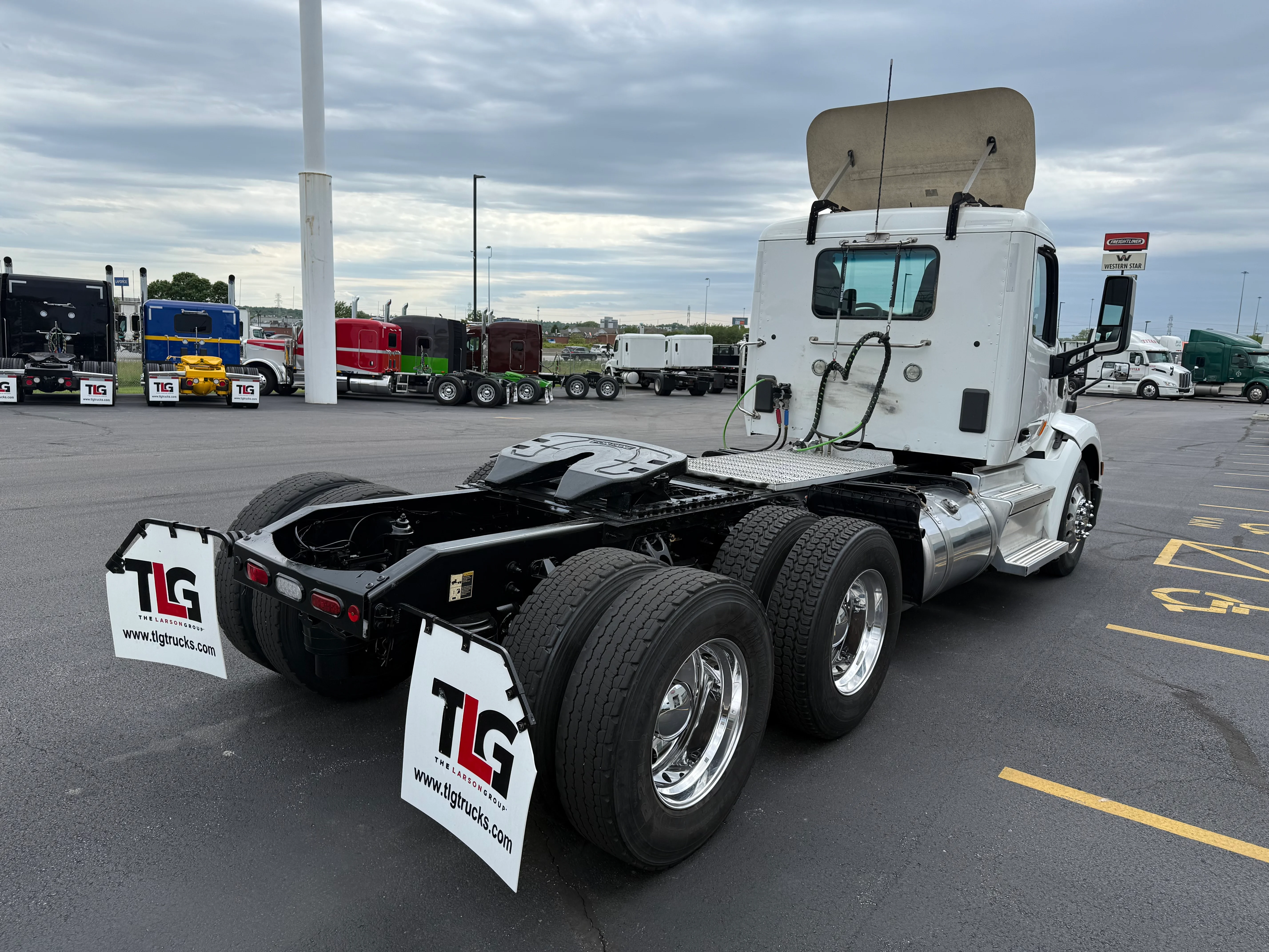 2021 Peterbilt 579 in Cincinnati, OH — photo 5