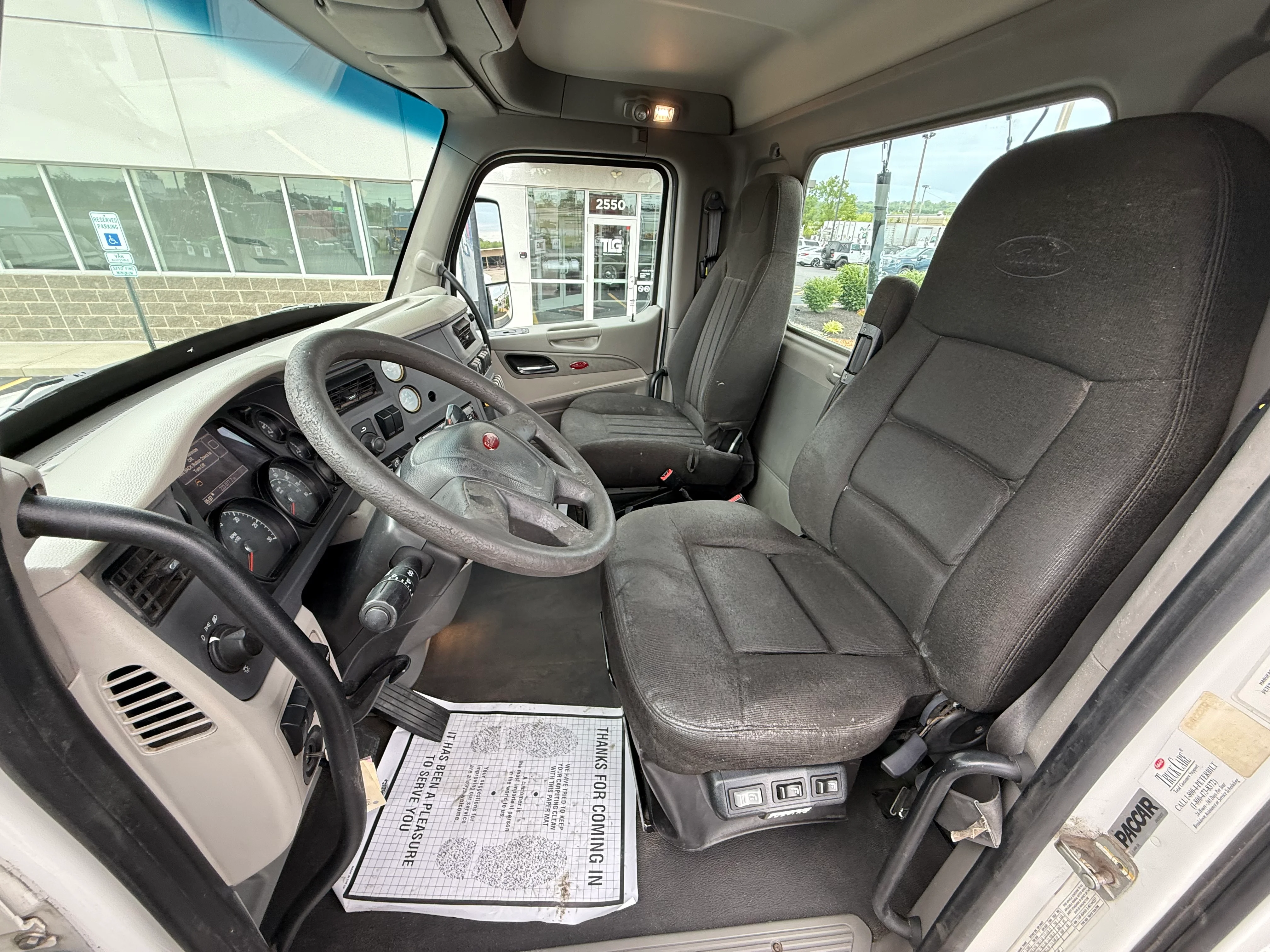 2021 Peterbilt 579 in Cincinnati, OH — photo 15