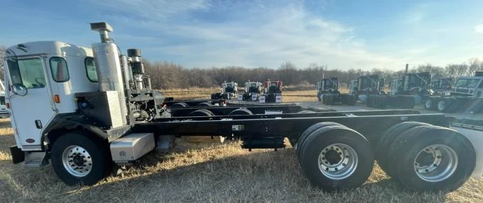 2025 Peterbilt 520 in Houston, TX — photo 2