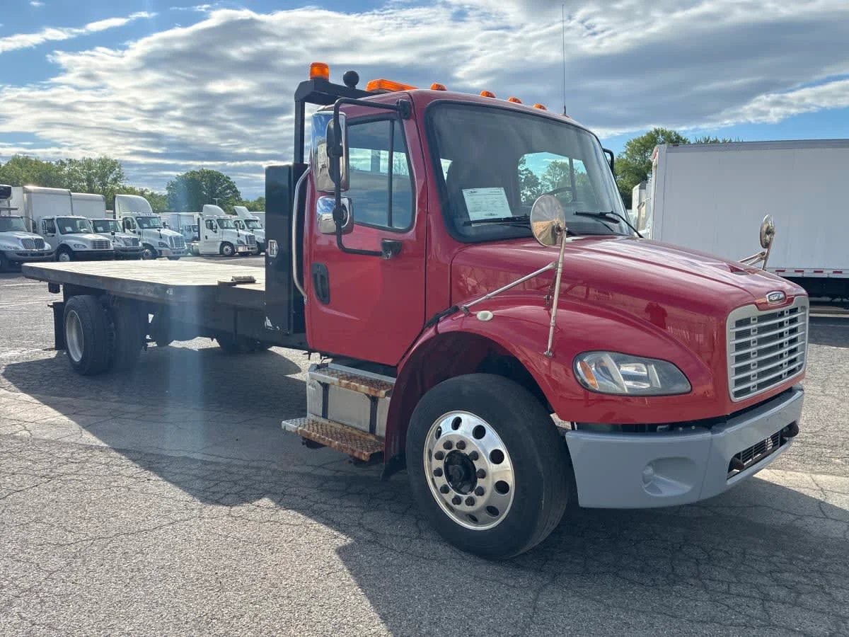2018 Freightliner M2 106 in Syracuse, NY — photo 3