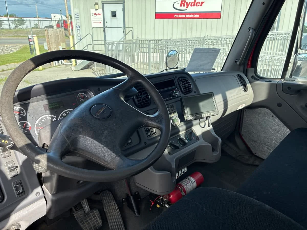 2018 Freightliner M2 106 in Syracuse, NY — photo 7