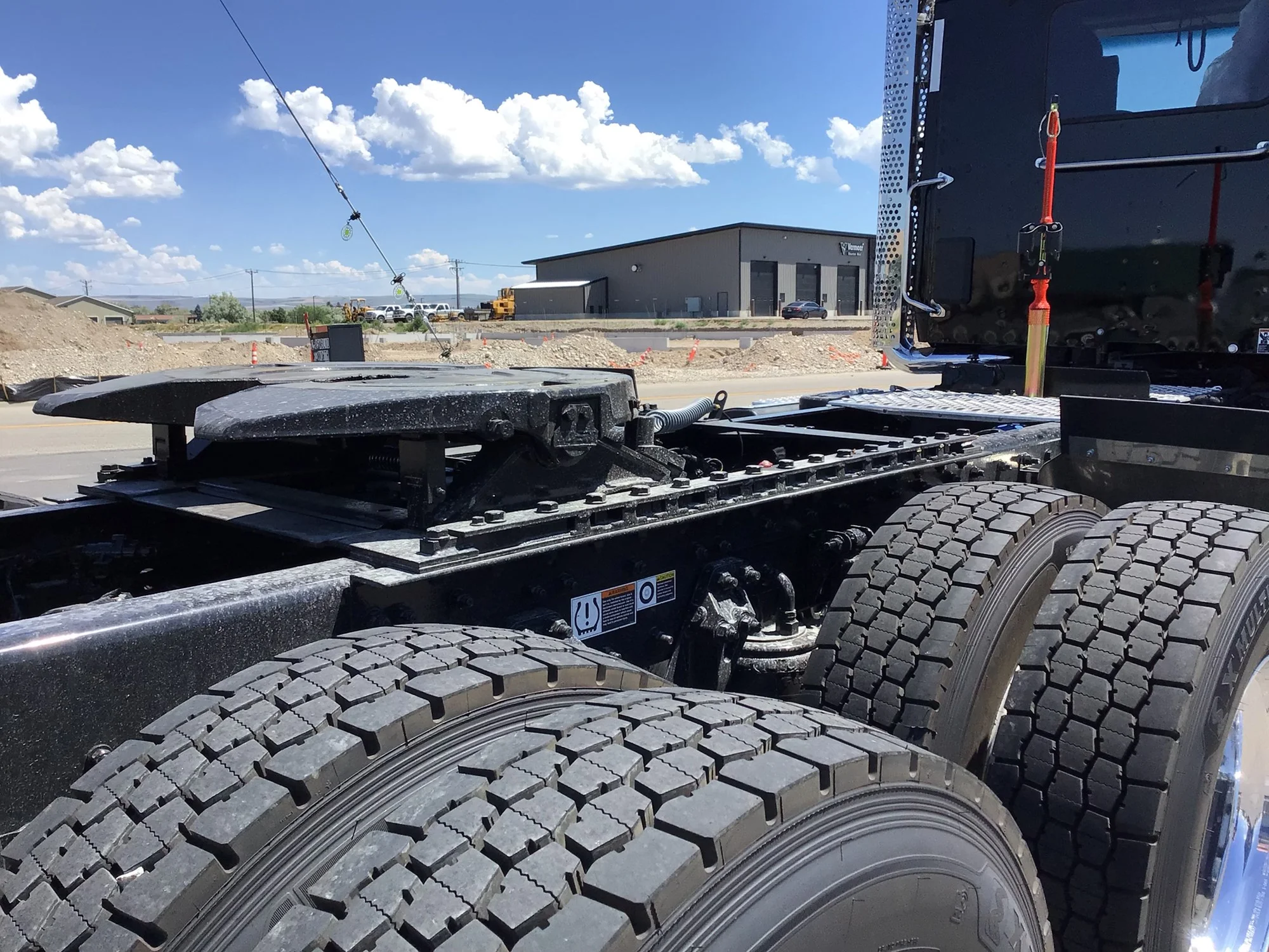 2026 Kenworth T880 - image 4