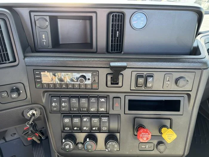 2026 International LT - image 19