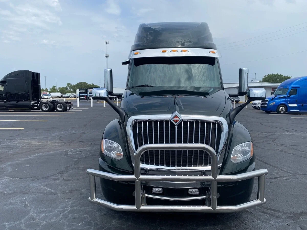 2023 International LT — photo 8