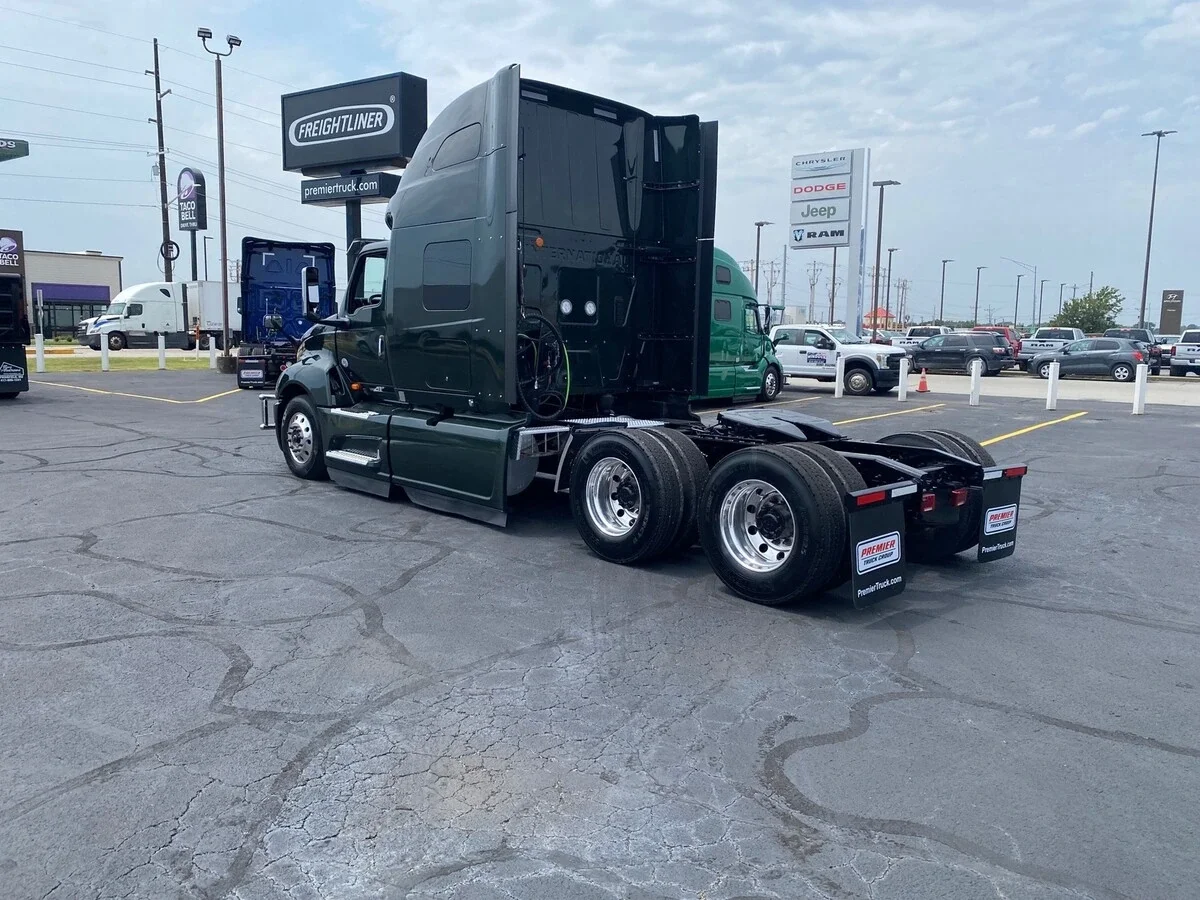2023 International LT — photo 3