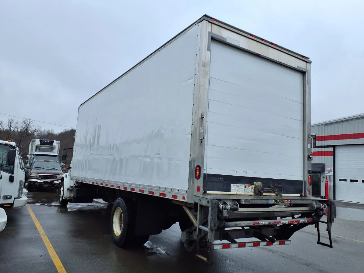 2018 Freightliner M2 106 in Salisbury, MA — photo 6