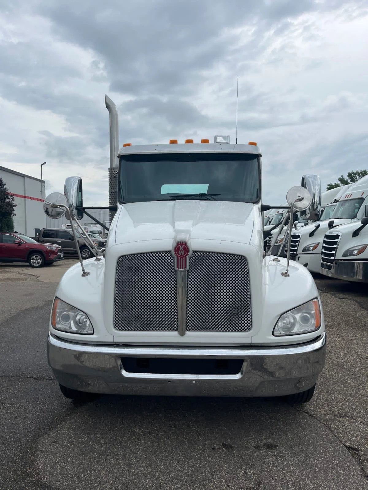 2021 Kenworth T370 in Altoona, IA — photo 2