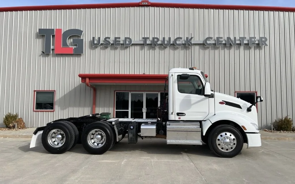 2022 Peterbilt 579 - image 3