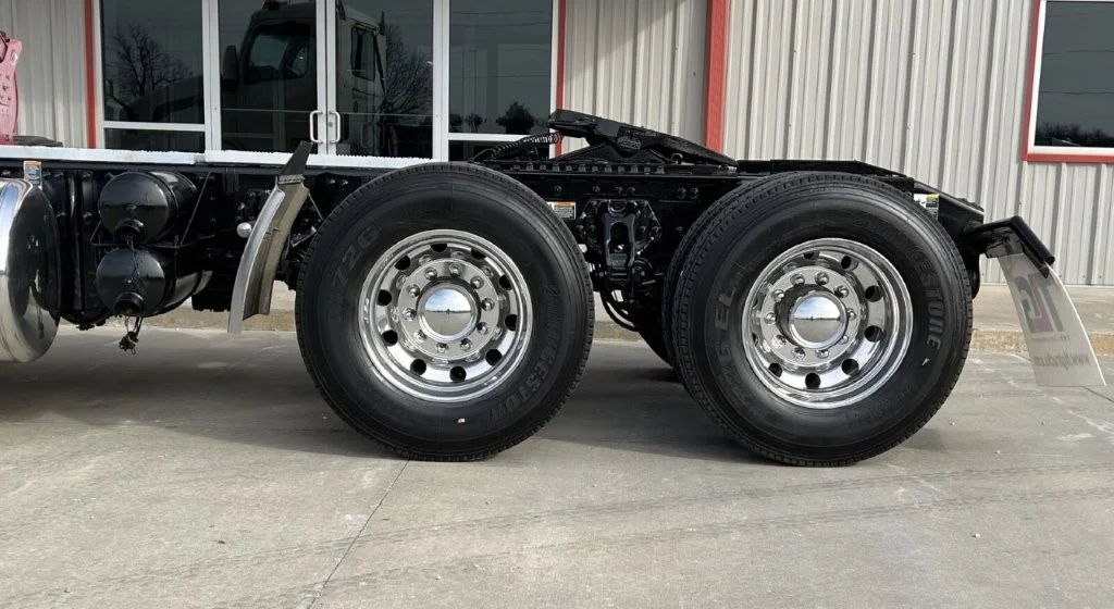 2022 Peterbilt 579 - image 10