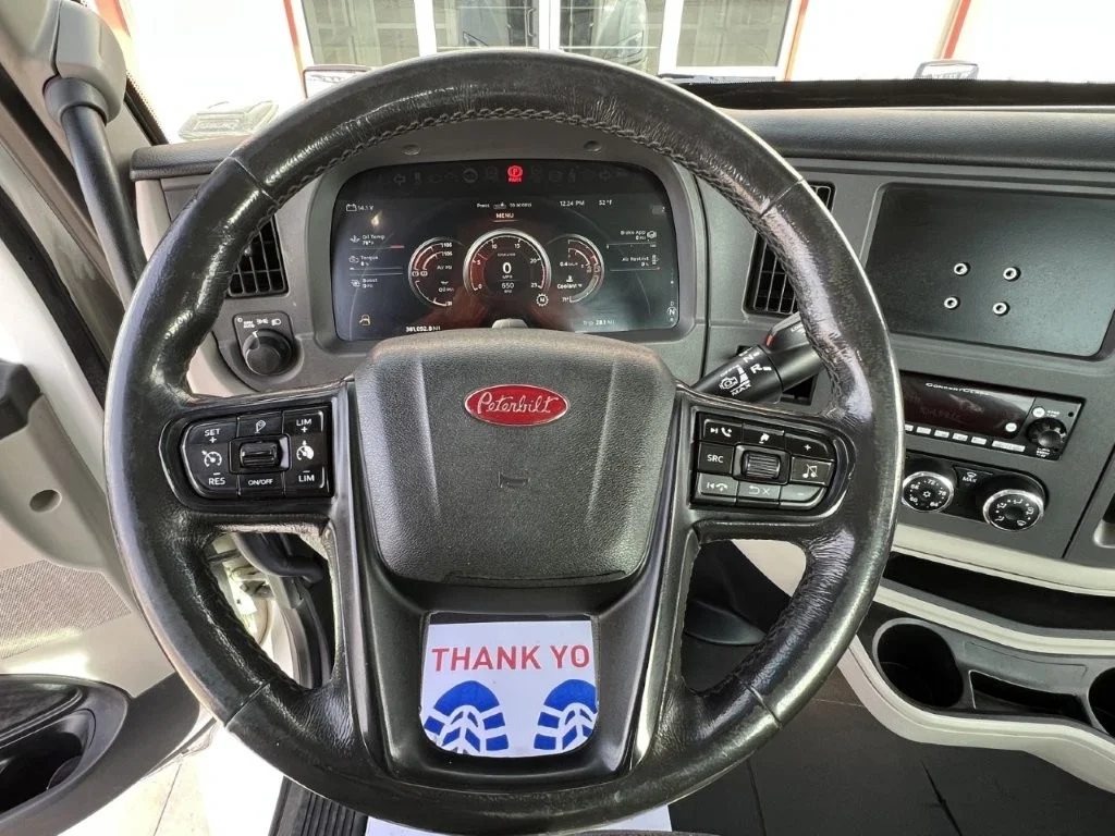 2022 Peterbilt 579 - image 11