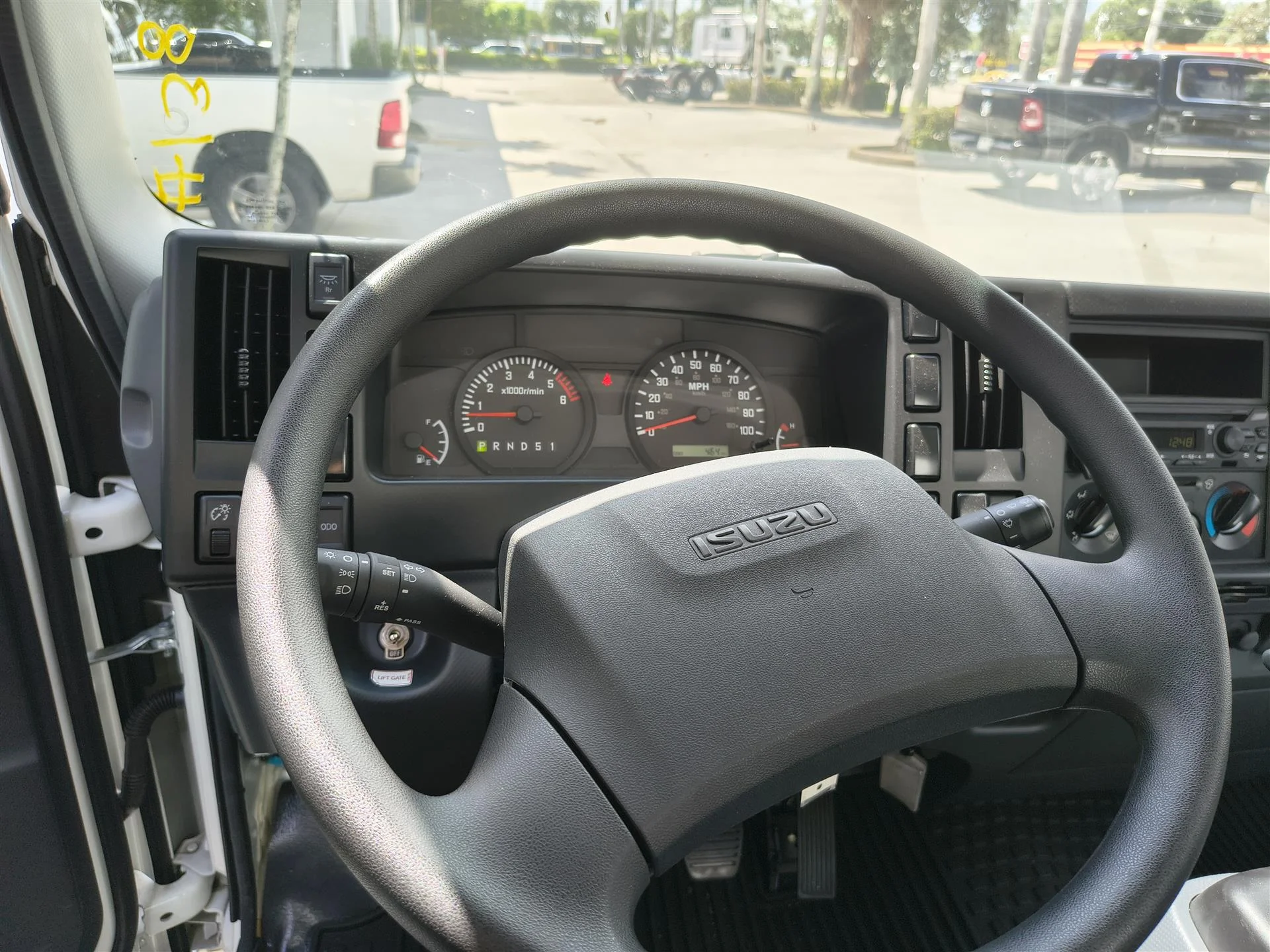 2025 Isuzu in Miami, FL — photo 9