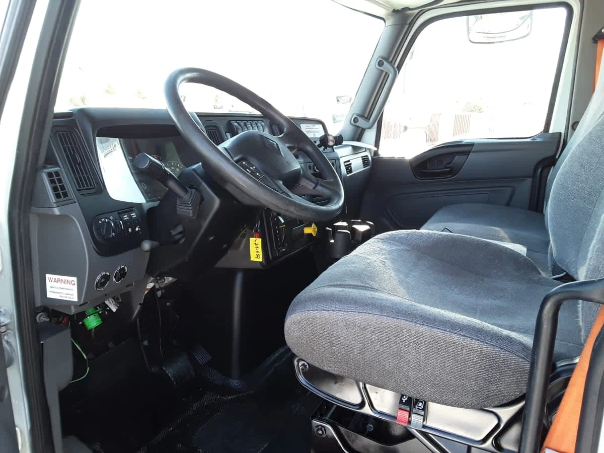 2020 International MV - image 7