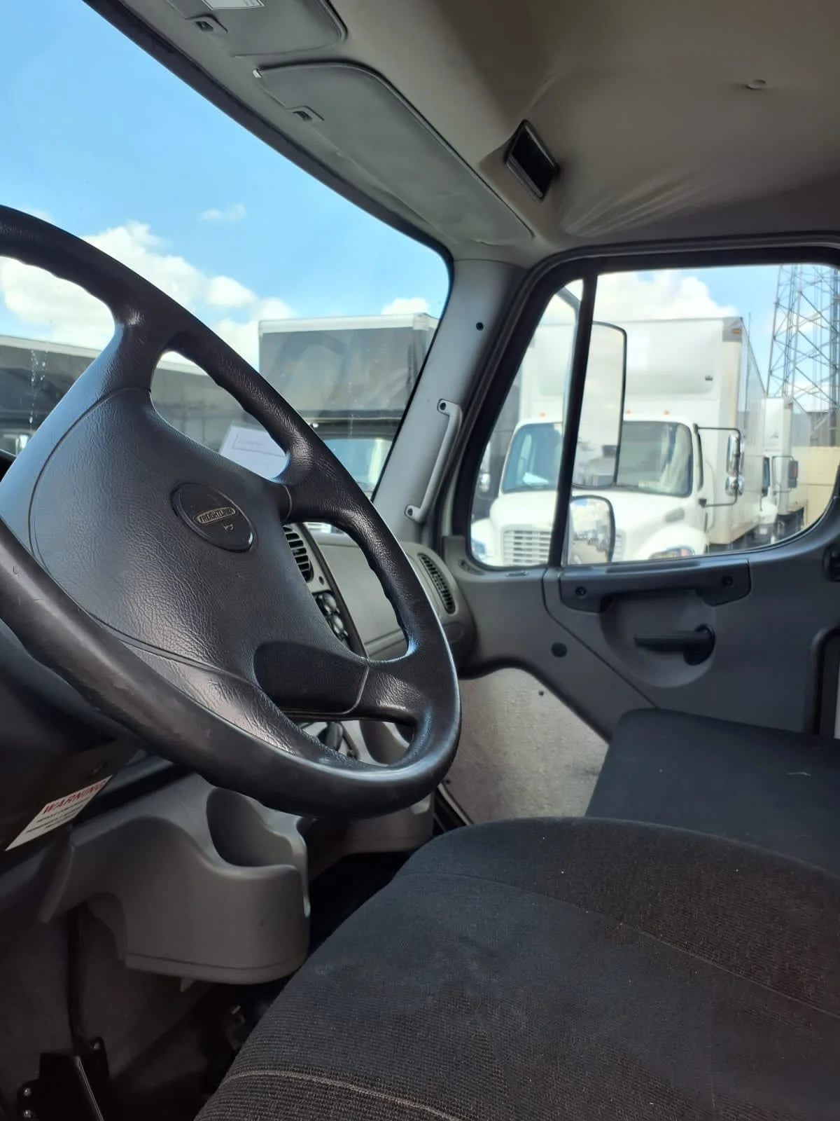 2020 Freightliner M2 106 - image 7