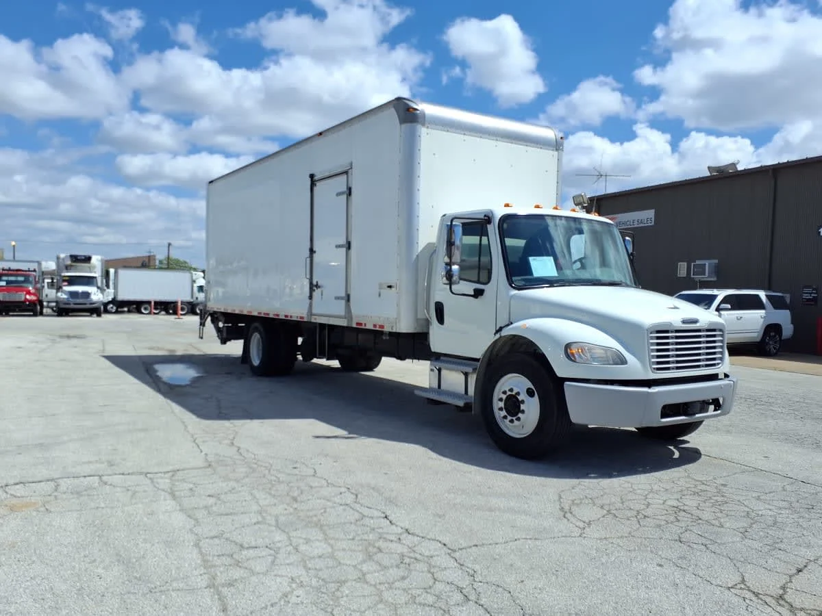 2020 Freightliner M2 106 - image 3