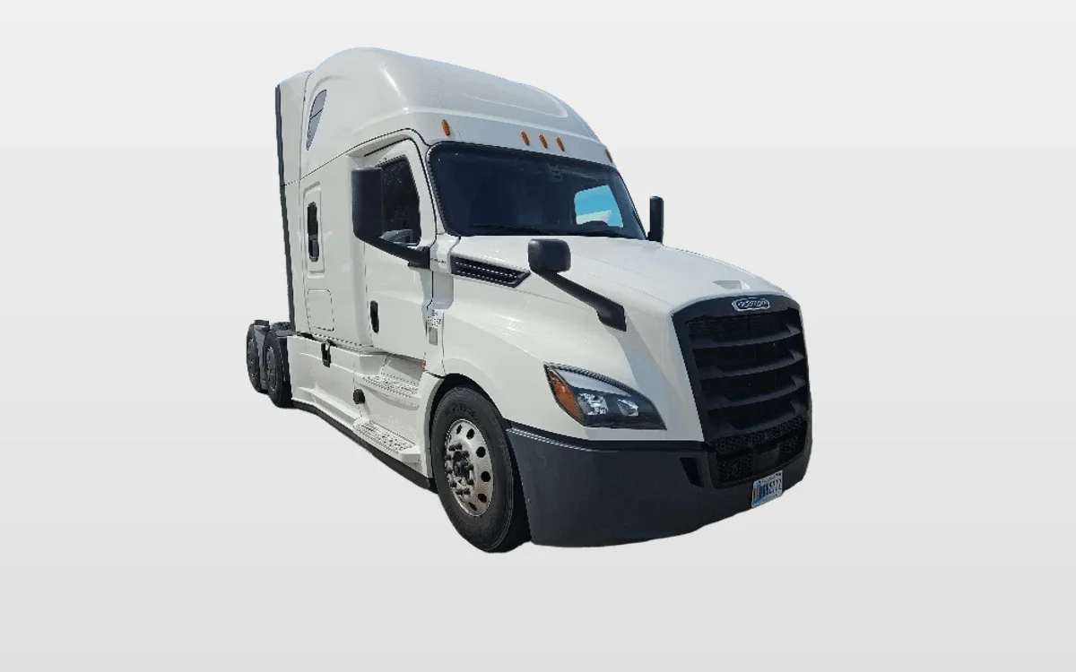 2020 Freightliner Cascadia - image 1