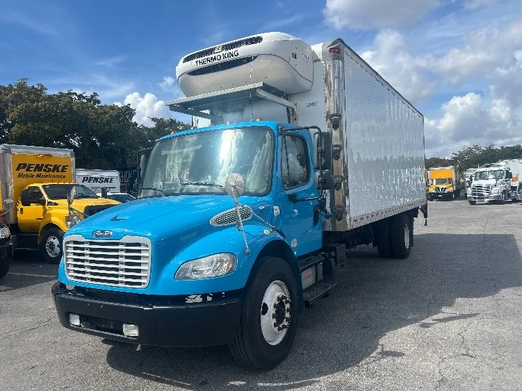 2019 Freightliner M2 106 - image 3