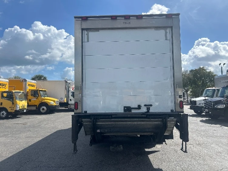 2019 Freightliner M2 106 - image 7