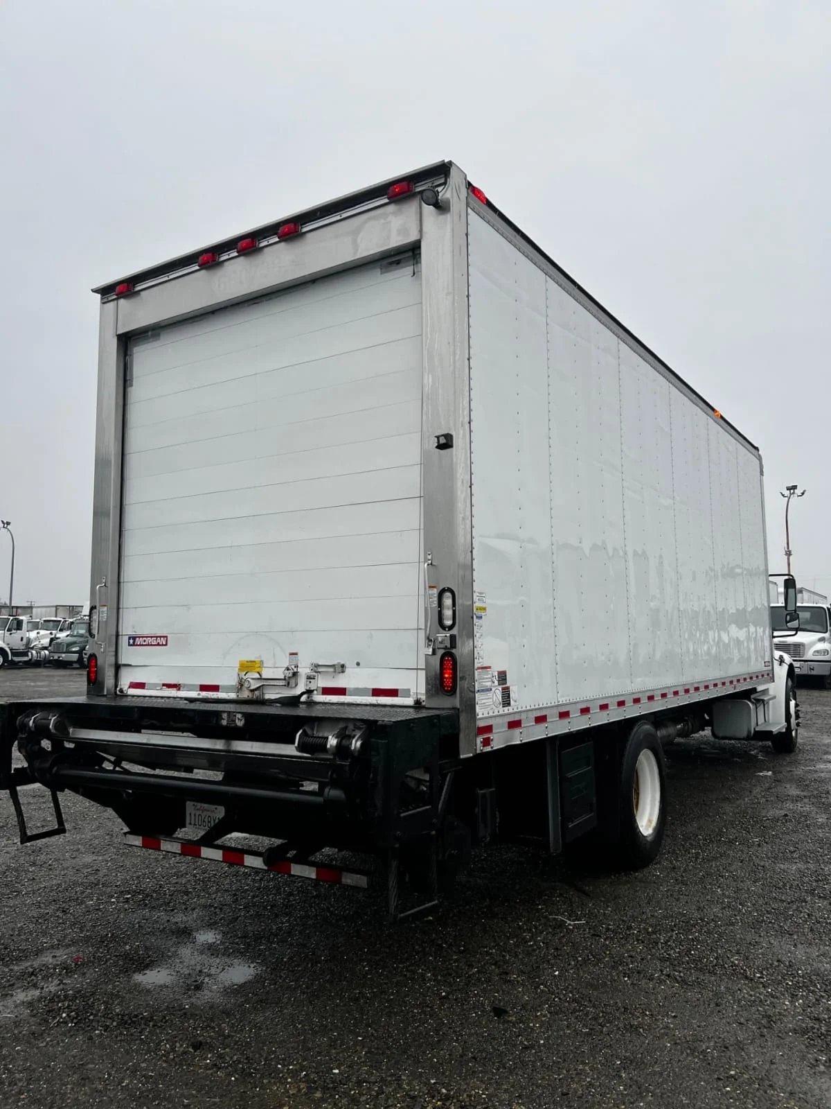 2016 Freightliner M2 106 - image 4