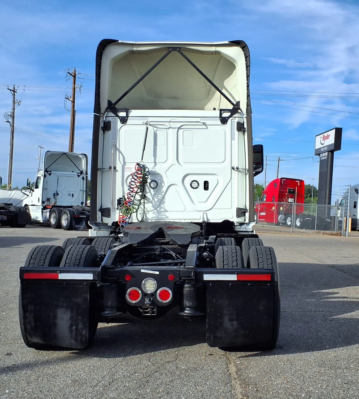 2022 Freightliner Cascadia in Memphis, TN — photo 5