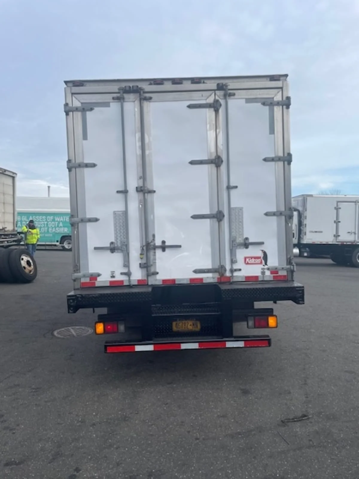 2020 Isuzu NQR - image 5