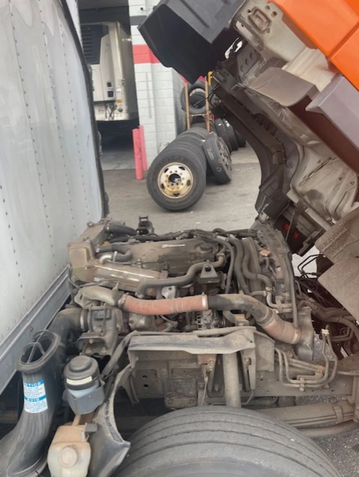2020 Isuzu NQR in Farmingdale, NY — photo 13