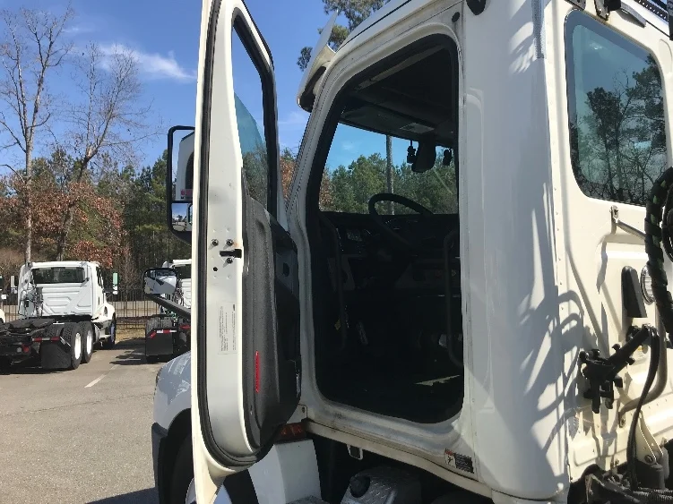 2019 Freightliner Cascadia in Prince George, VA — photo 8