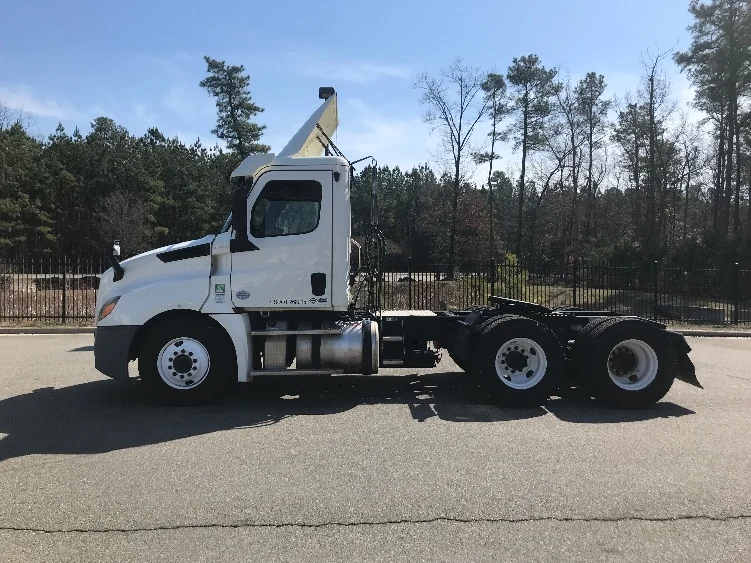 2019 Freightliner Cascadia in Prince George, VA — photo 4