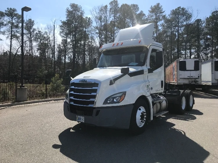 2019 Freightliner Cascadia in Prince George, VA — photo 3