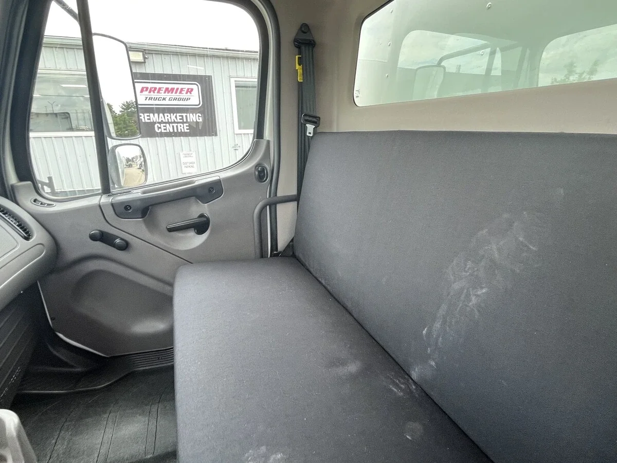 2023 Freightliner M2 106 — photo 25