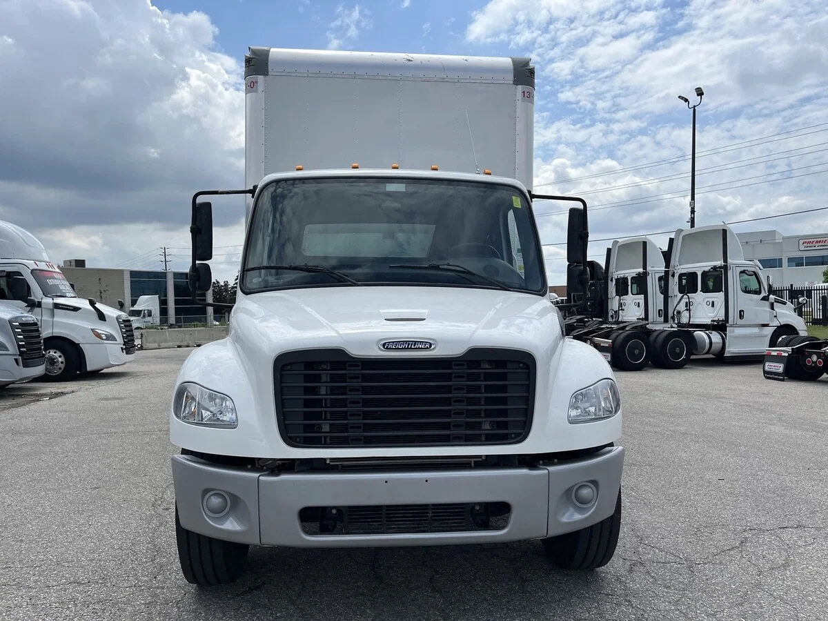 2023 Freightliner M2 106 — photo 2