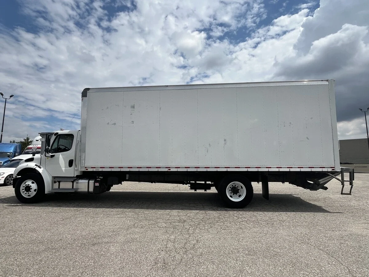 2023 Freightliner M2 106 — photo 17