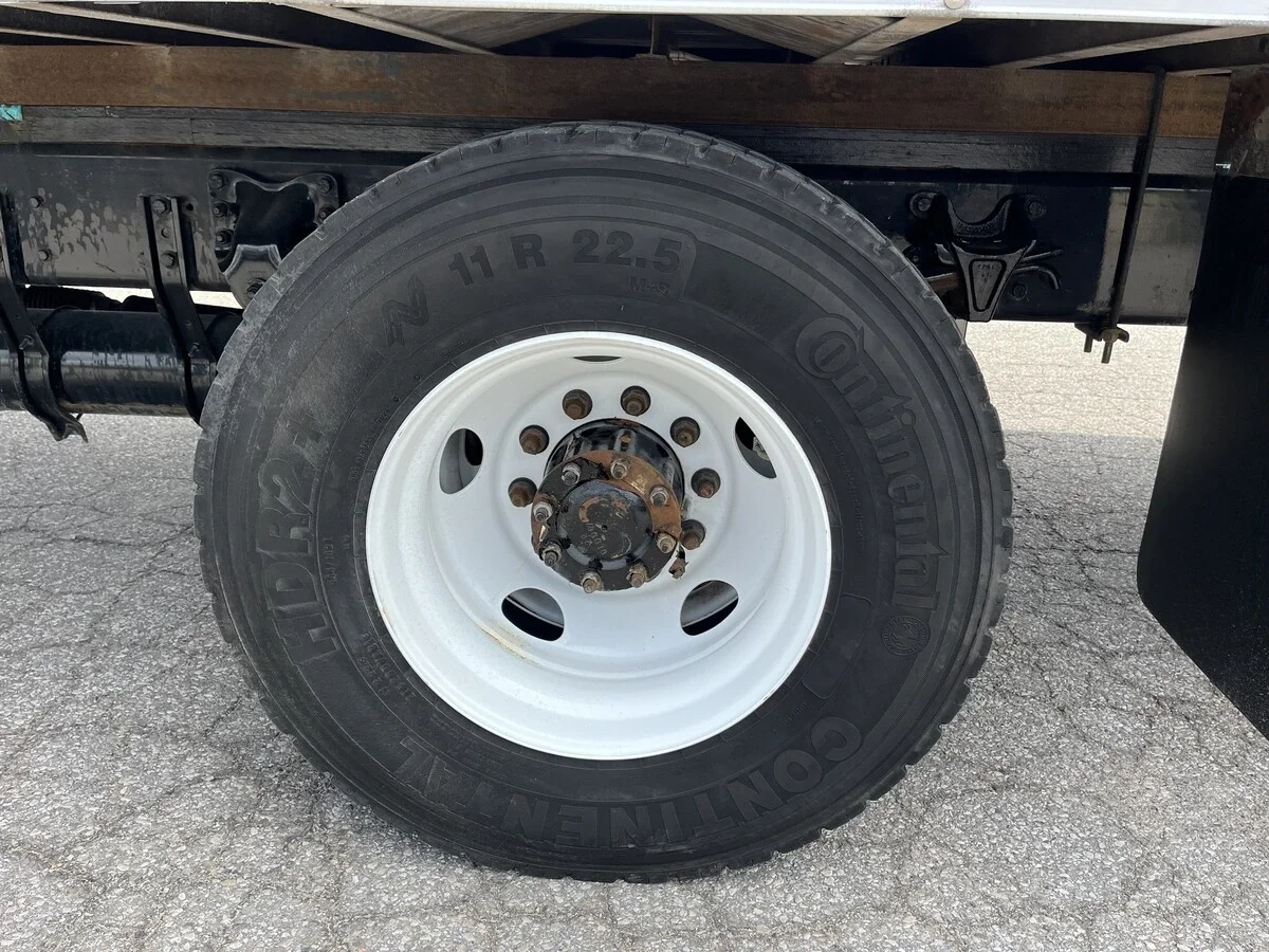 2023 Freightliner M2 106 — photo 15