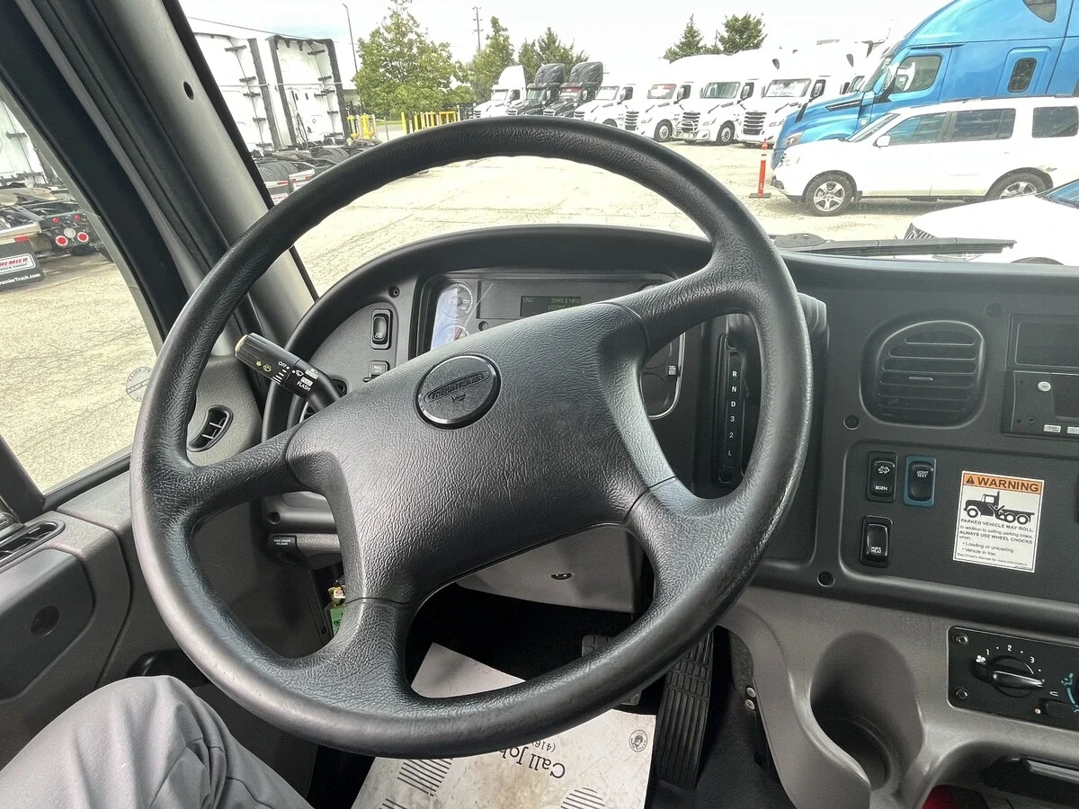 2023 Freightliner M2 106 — photo 34