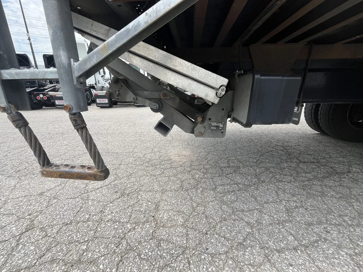 2023 Freightliner M2 106 — photo 9