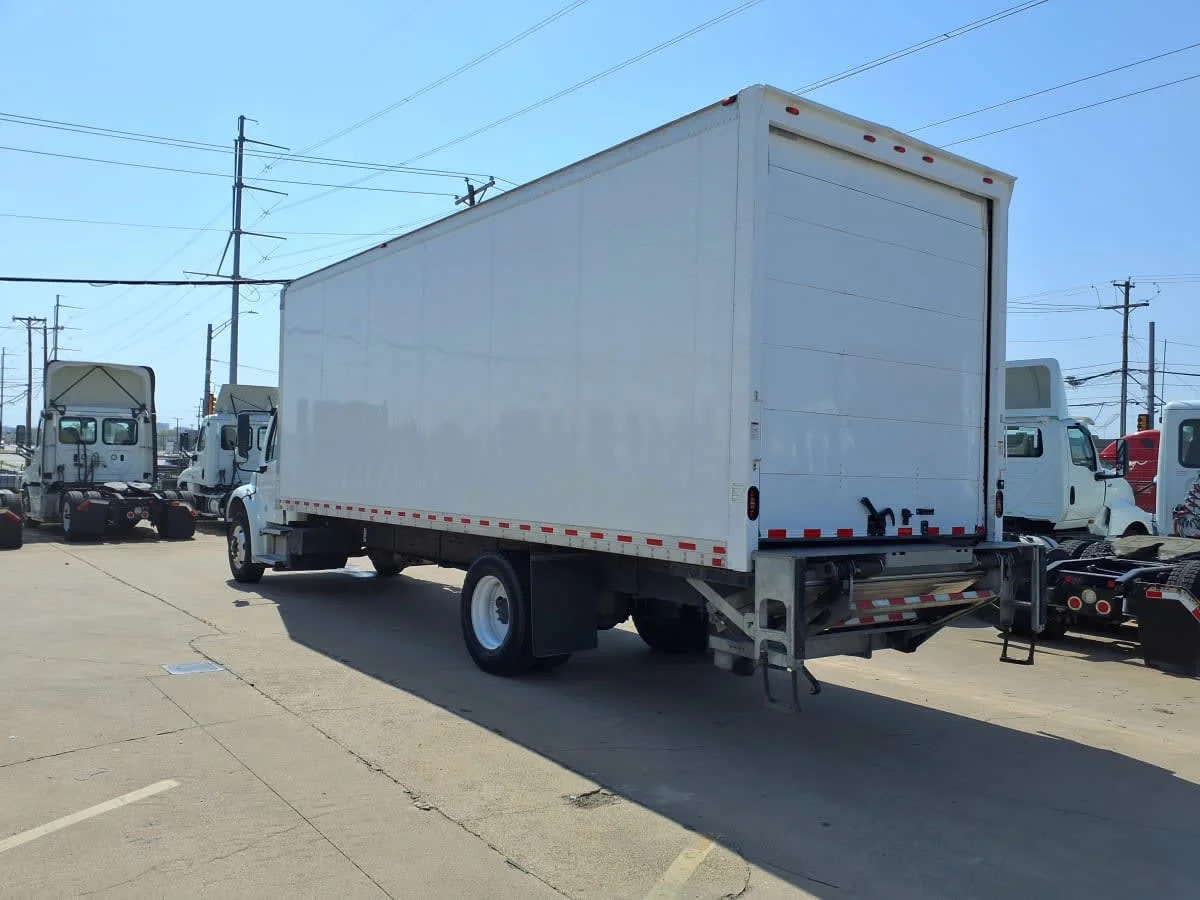 2020 Freightliner M2 106 in Dallas, TX — photo 6