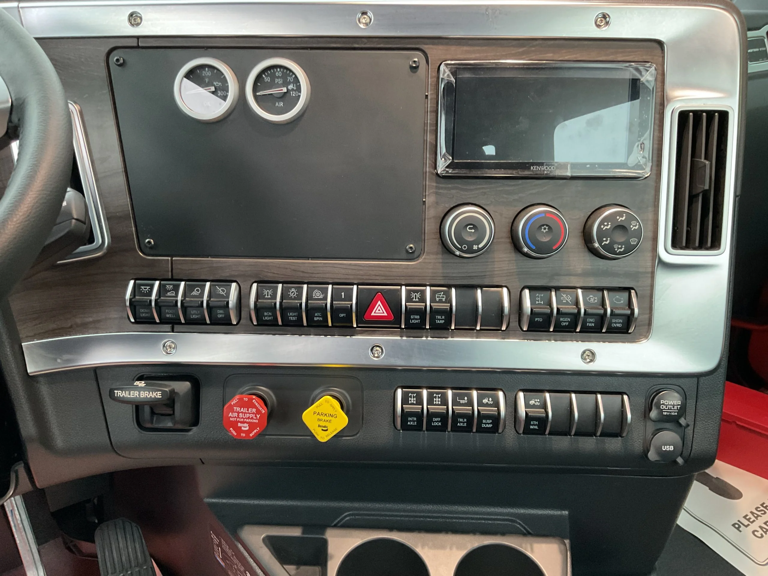 2027 Western Star in Cedar Rapids, IA — photo 6