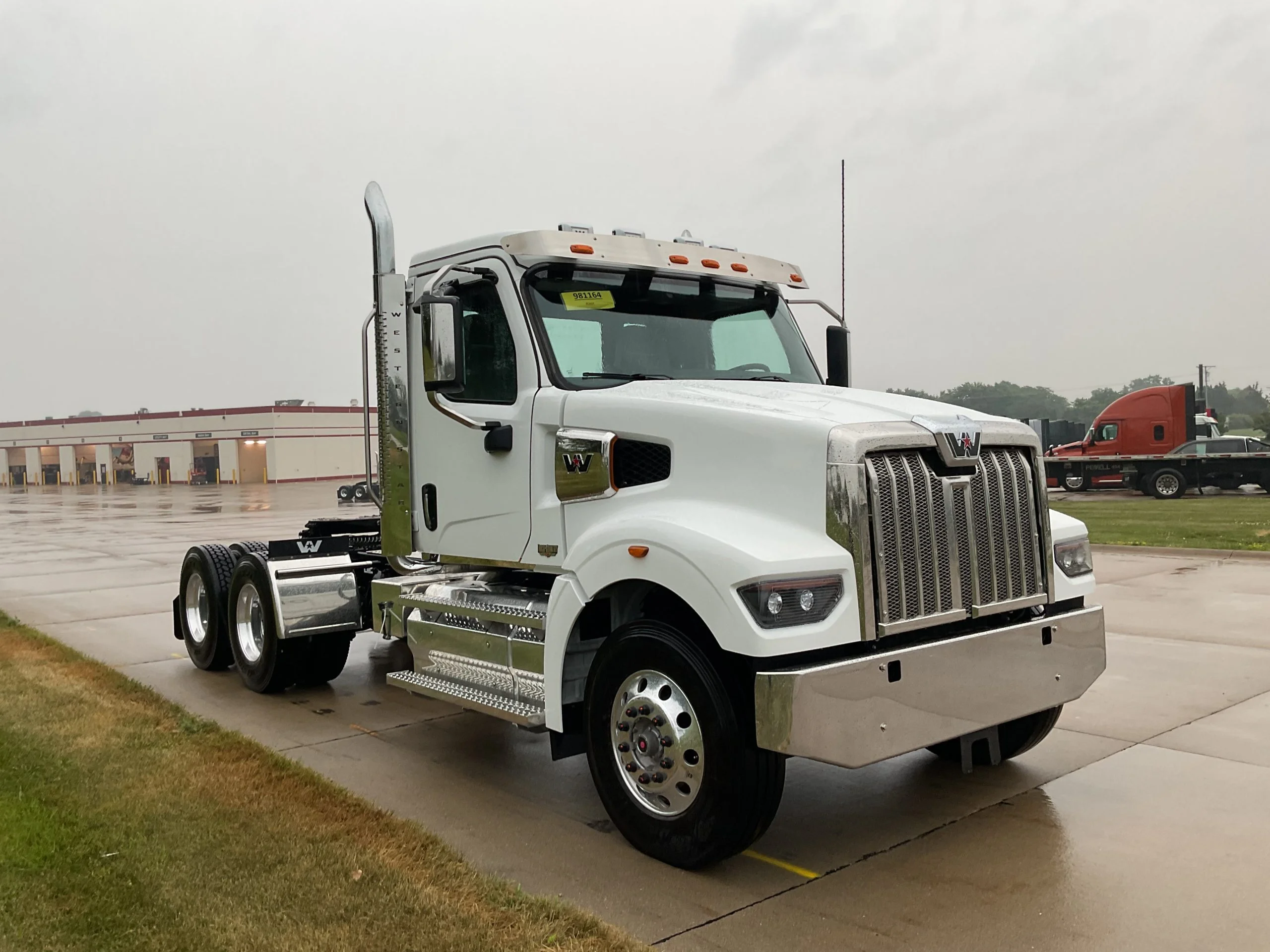 2027 Western Star in Cedar Rapids, IA — photo 3