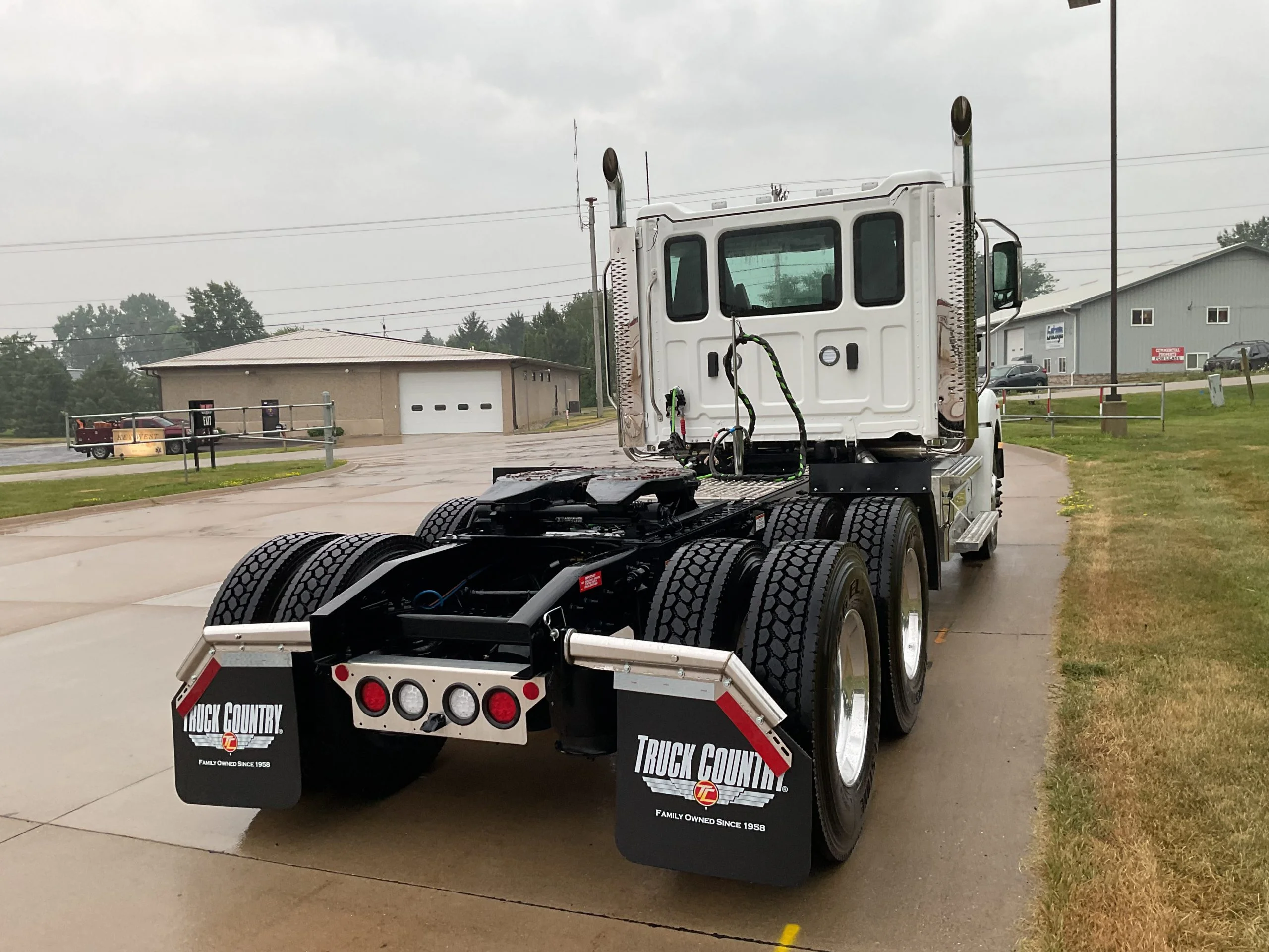 2027 Western Star in Cedar Rapids, IA — photo 4